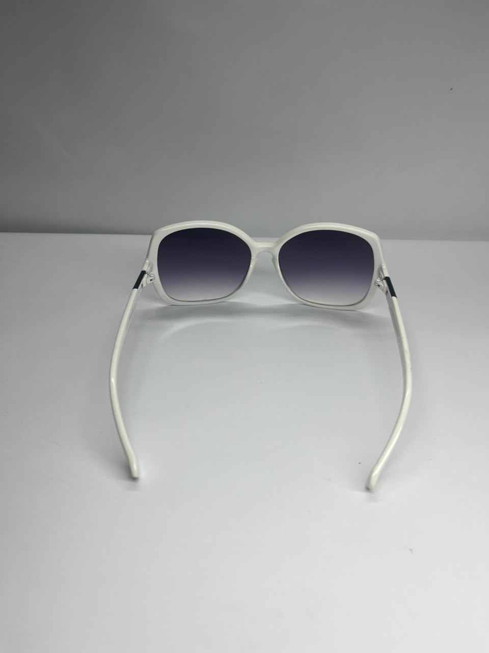 Pearl Glam Oversized Shade