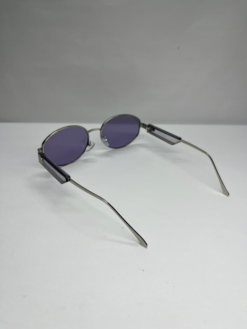 MODERN PREMIUM CELINE OVAL FRAME